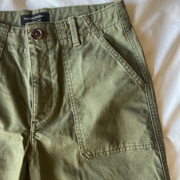 Banana Petite Cargo Joggers - Picture 3 of 4